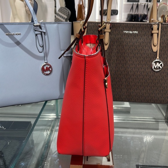 MICHAEL KORS JET SET TRAVEL MEDIUM DOUBLE POCKET TOTE NON-LEATHER VEGAN 

NWT - Picture 15 of 16